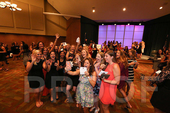 DphiE Bid Night 2015