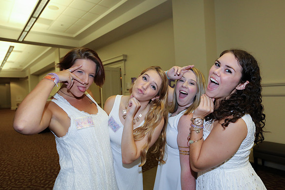 DPhiE Pinning