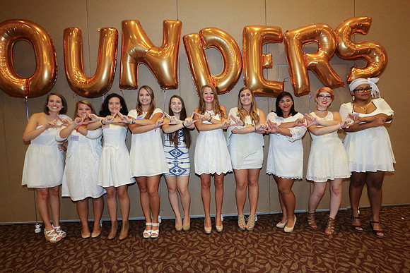 DPhiE Pinning