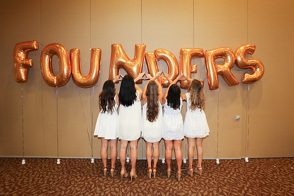 DPhiE Pinning
