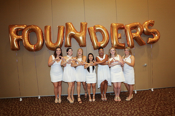 DPhiE Pinning