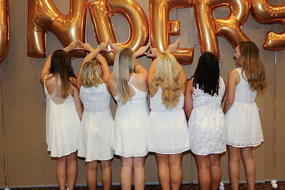 DPhiE Pinning